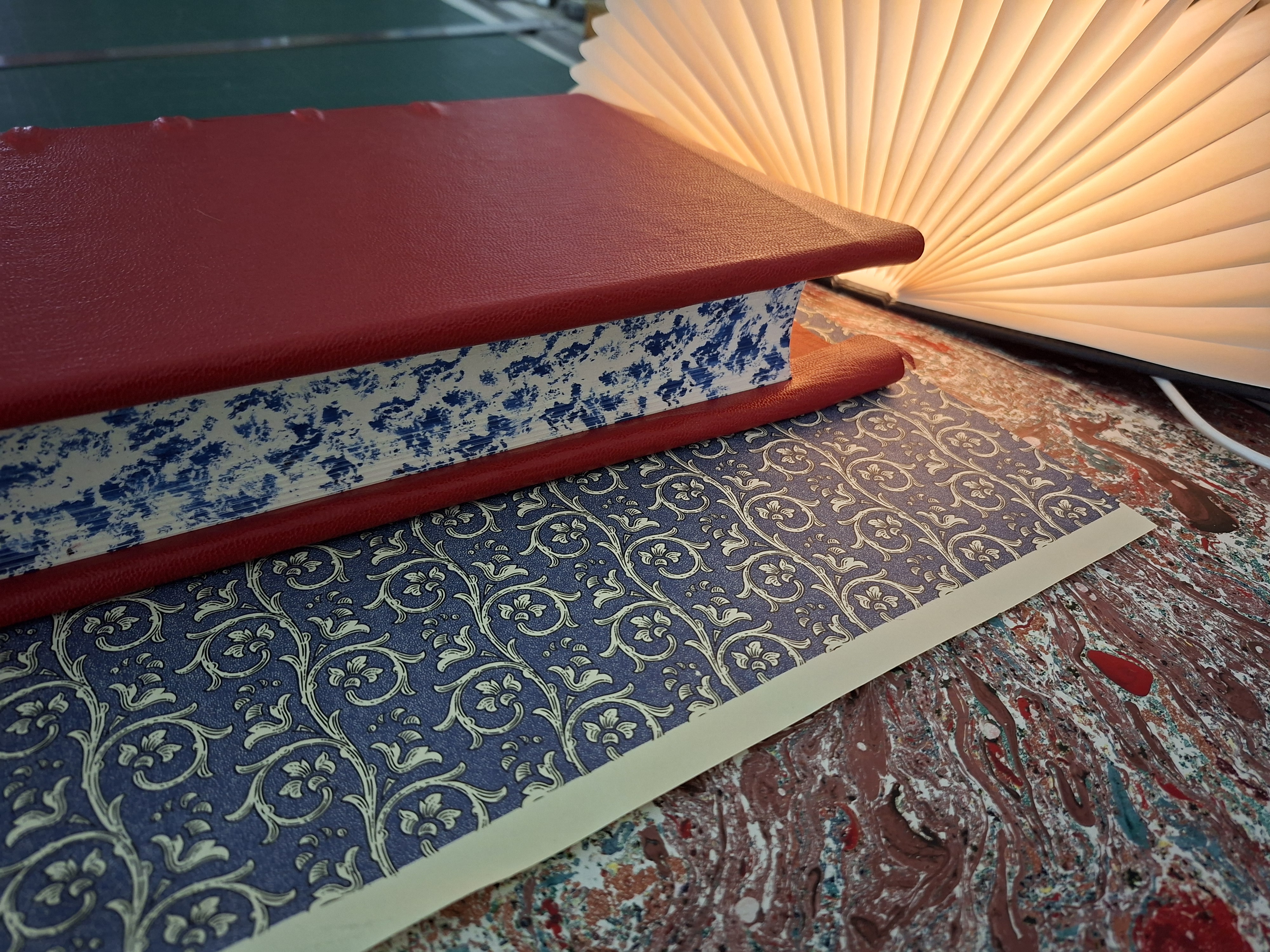 drei Mal Steifbroschur